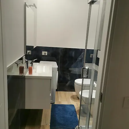 Rosso Melograno Apartment