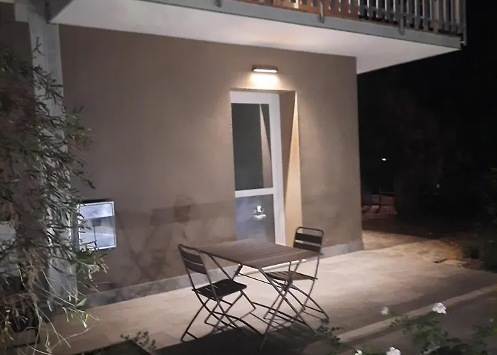 Rosso Melograno Apartament Maranello